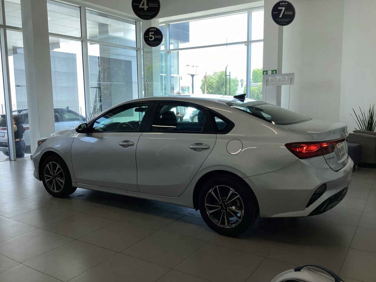 2023 Kia FORTE SEDAN 4p LX L4/2.0 Man