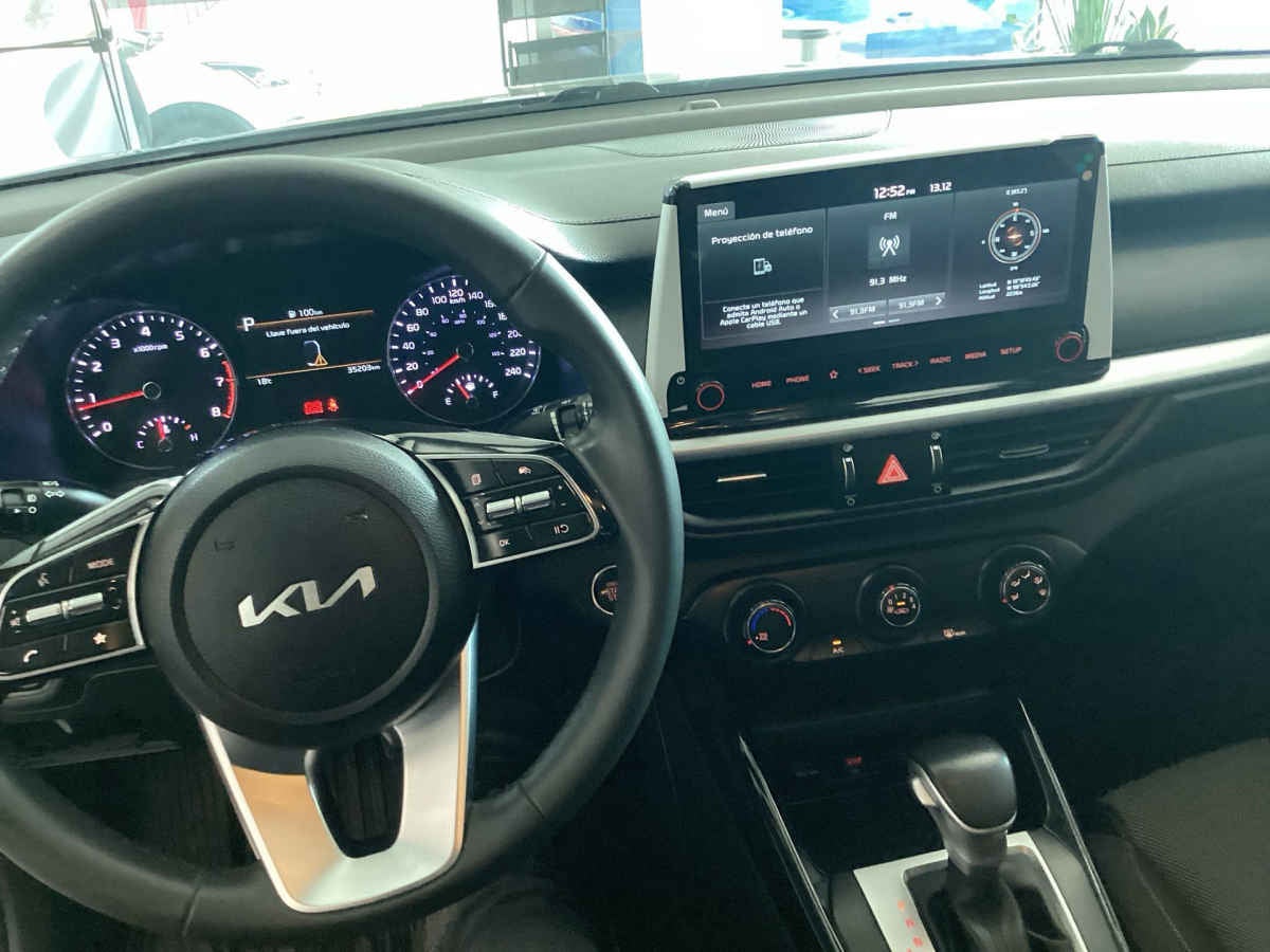 2023 Kia FORTE SEDAN 4p EX L4/2.0 Aut