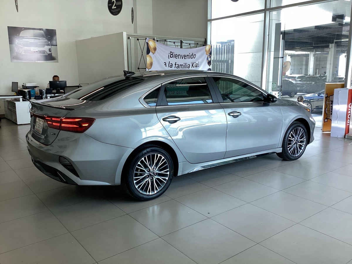 2024 Kia FORTE SEDAN 4p GT Line L4/2.0 Auto