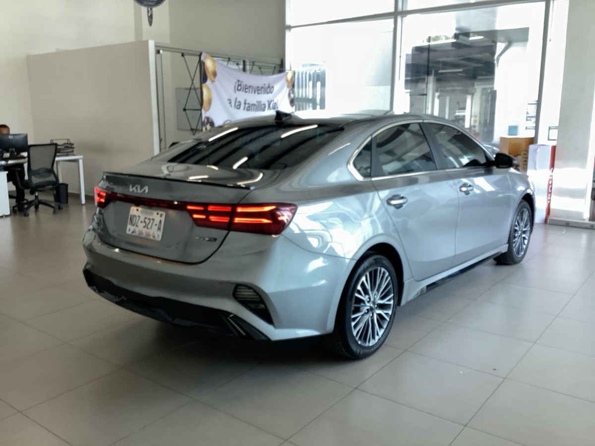 2024 Kia FORTE SEDAN 4p GT Line L4/2.0 Auto