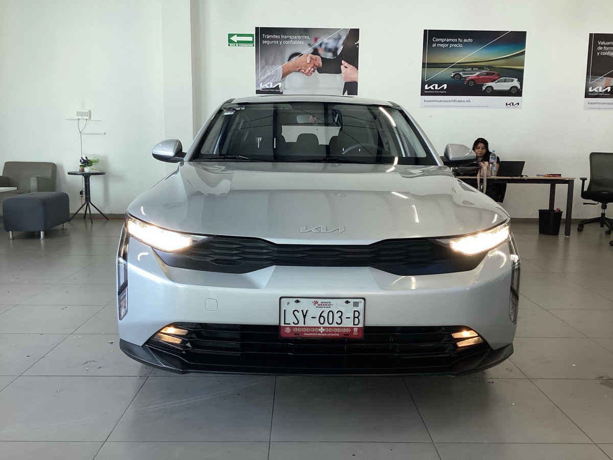 2024 Kia K3 4p LX L4/1.6 Man
