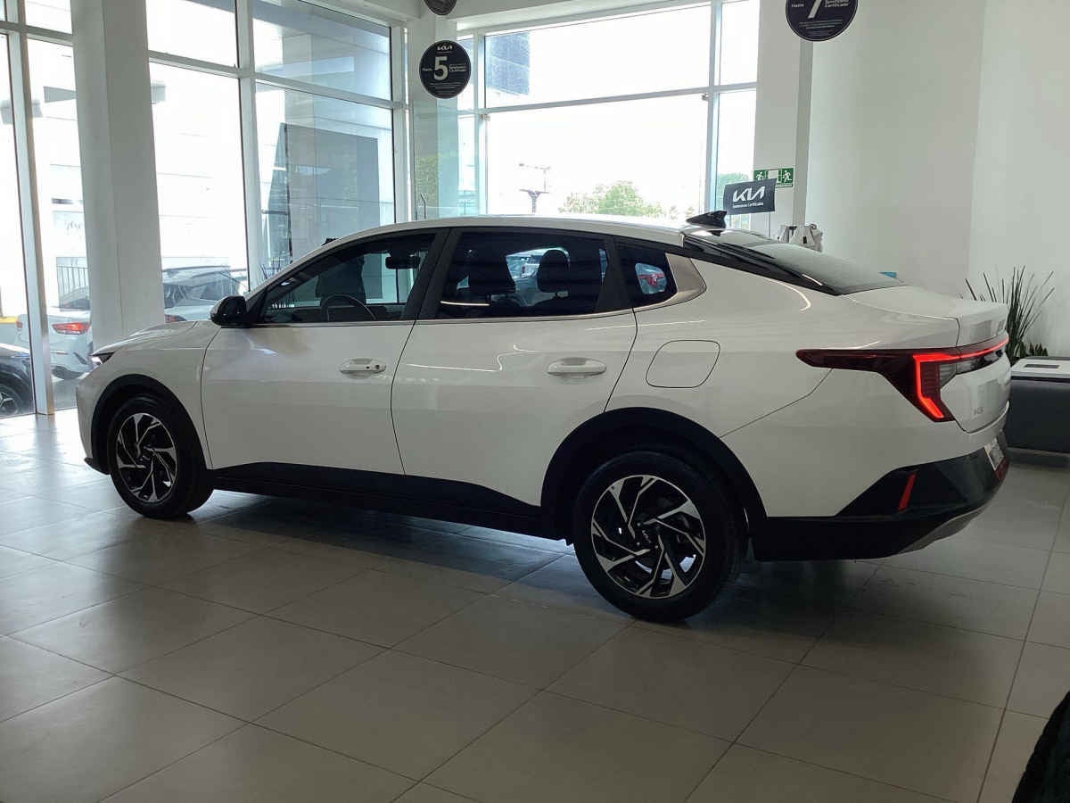 2025 Kia K3 4p EX Pack L4/1.6 Aut
