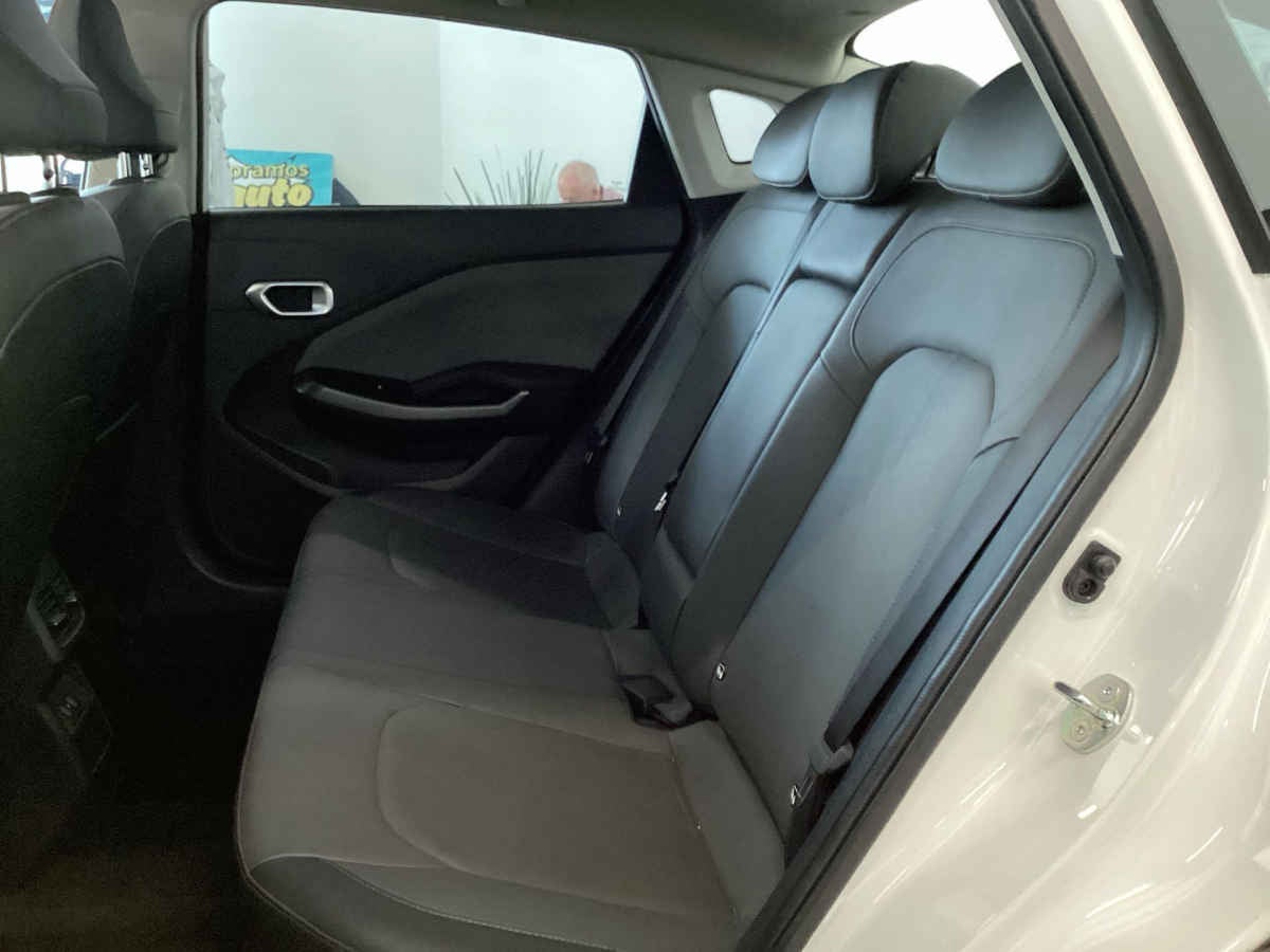 2025 Kia K3 4p EX Pack L4/1.6 Aut