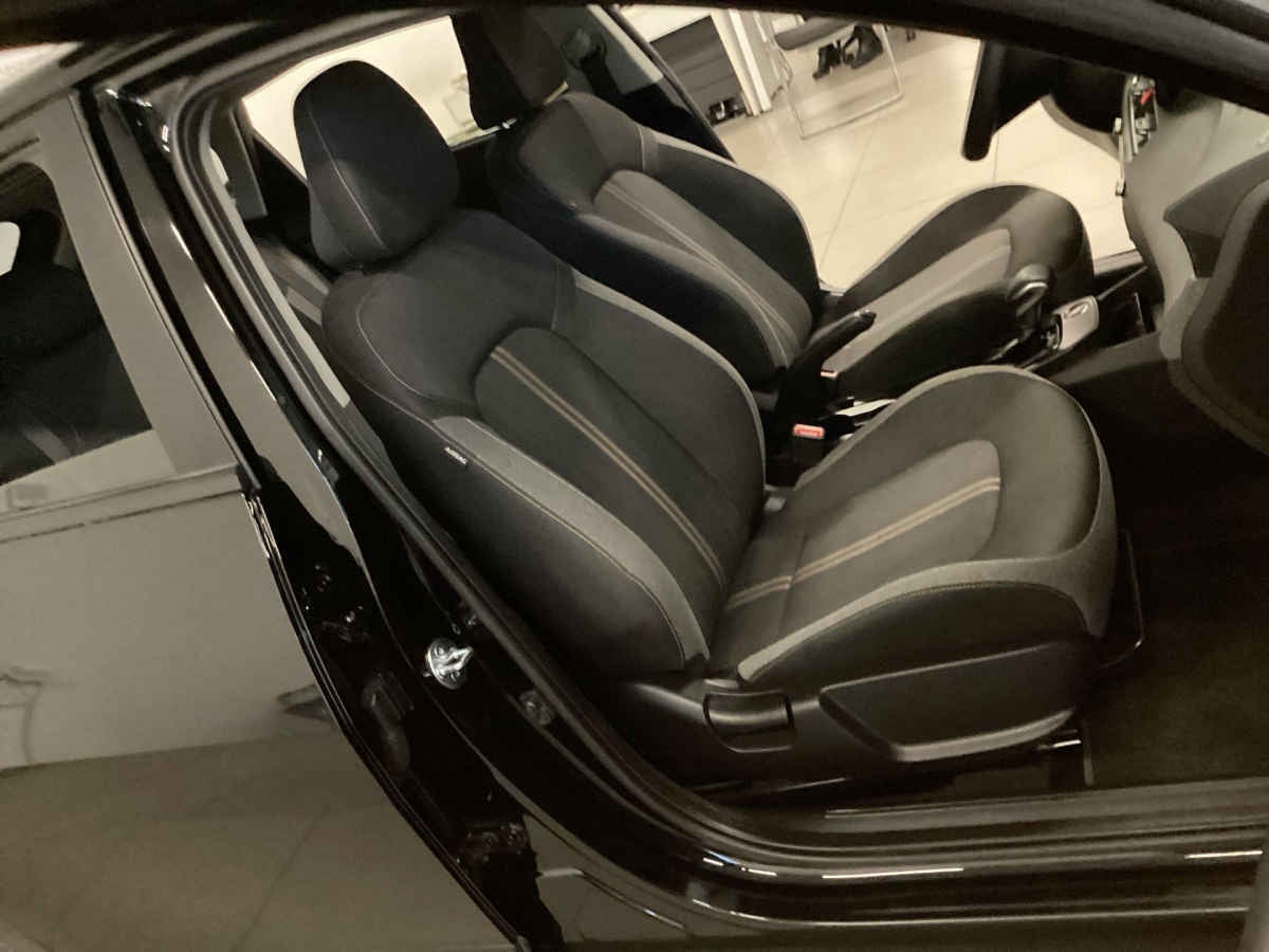 2024 Kia K3 4p EX L4/1.6 Aut