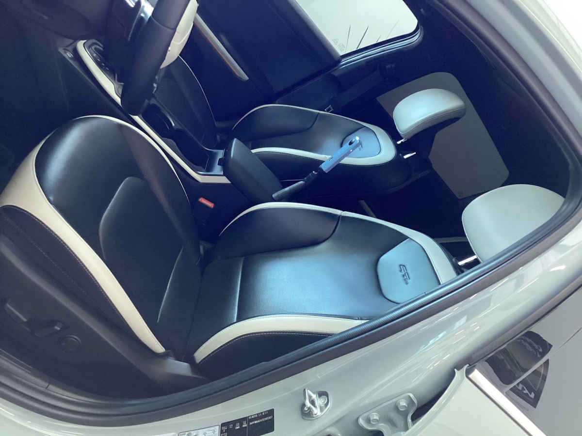 2026 Kia K4 4p GT Line L4/2.0 Aut