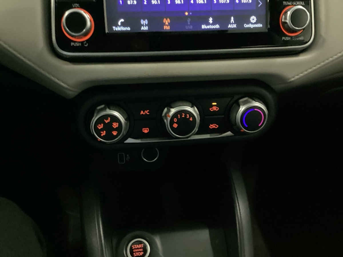 2021 Nissan Versa 4p Advance L4/1.6 Man