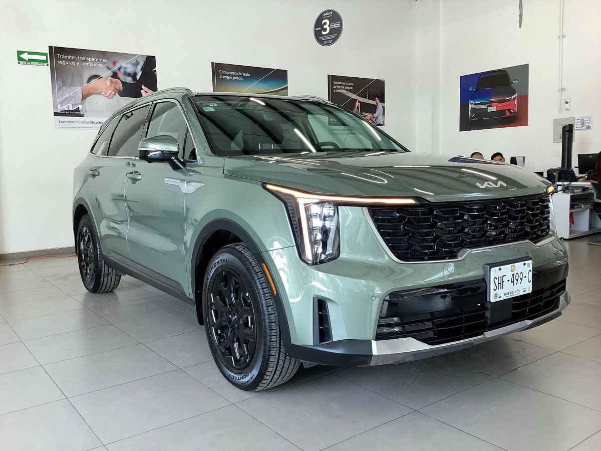 2026 Kia Sorento 5p SXL L4/2.5/T Aut