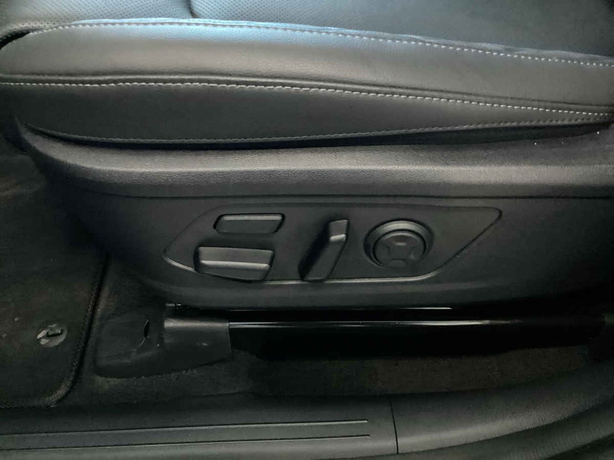 2026 Kia Sorento 5p SXL L4/2.5/T Aut