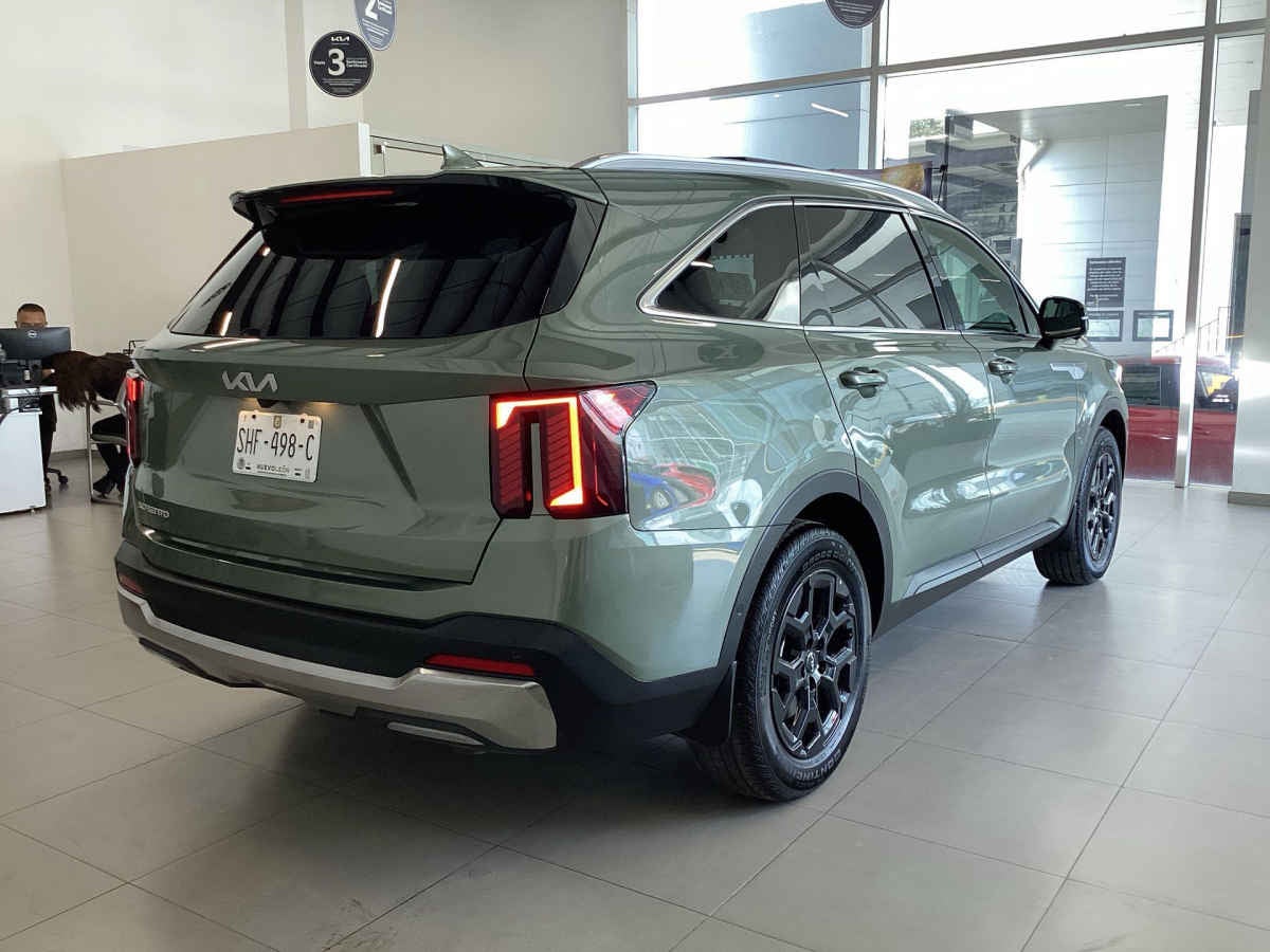 2026 Kia Sorento 5p SXL L4/2.5/T Aut