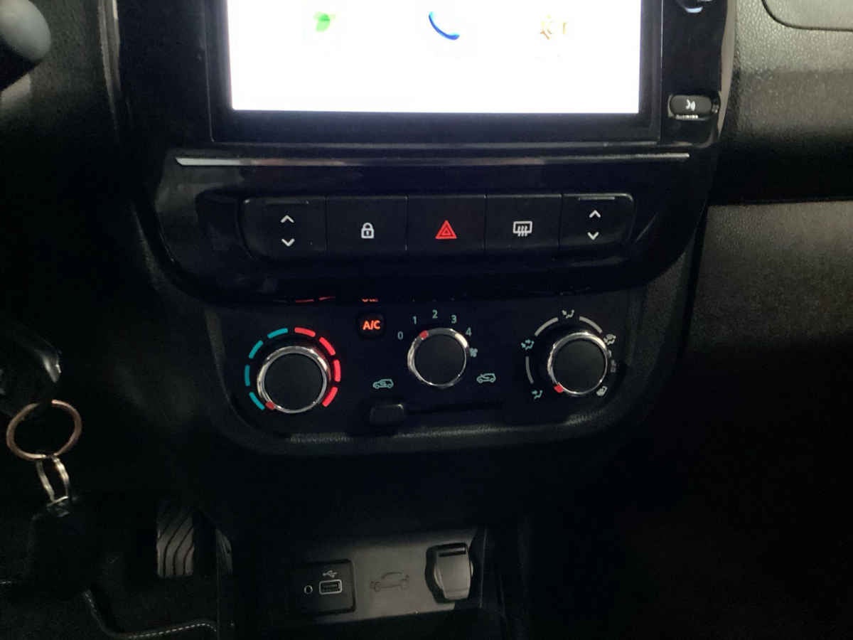 2025 Renault Kwid 5p Iconic L3/1.0 Man