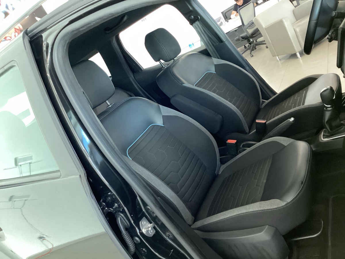 2023 Renault Duster 5p Iconic L4/1.3/T Aut