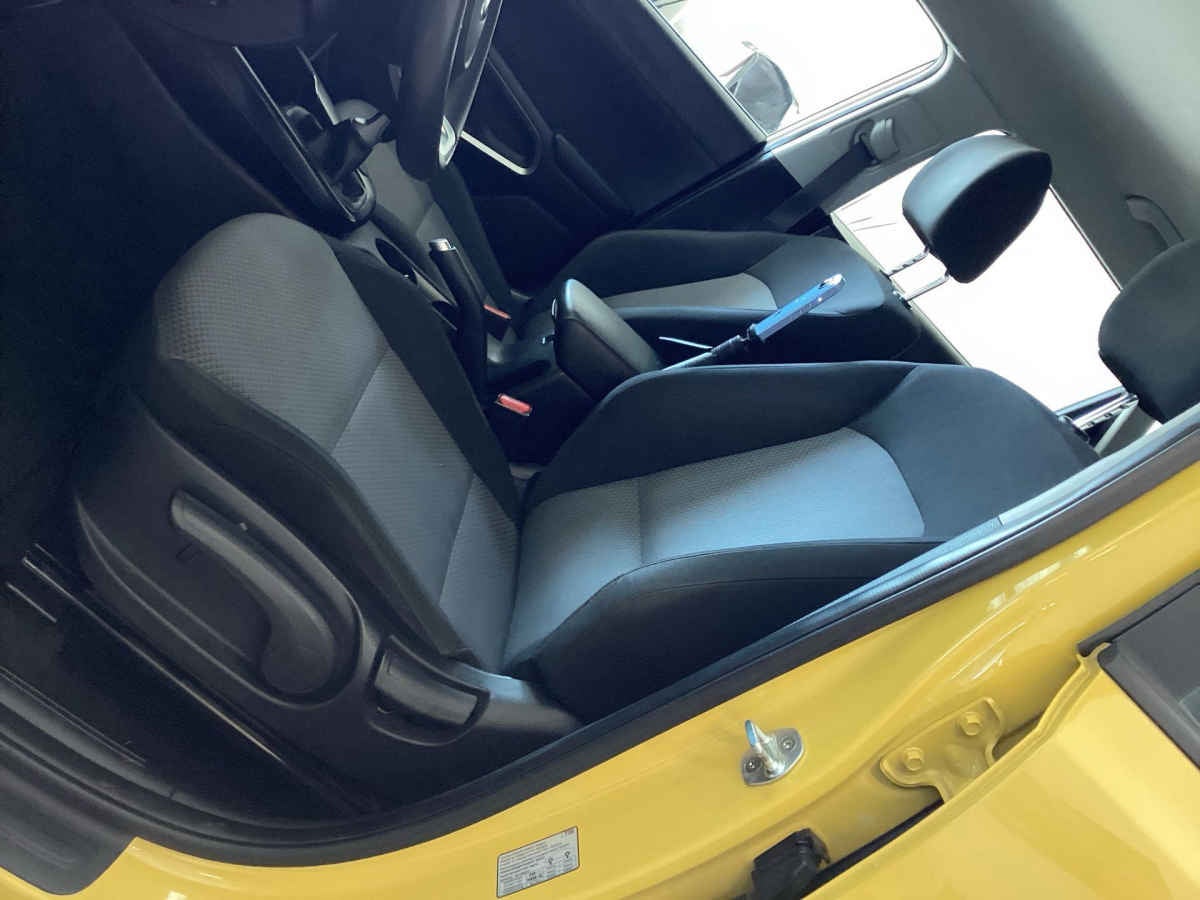 2020 Kia Soul 5p LX  1.6l  121 HP  TM6  RA-16"