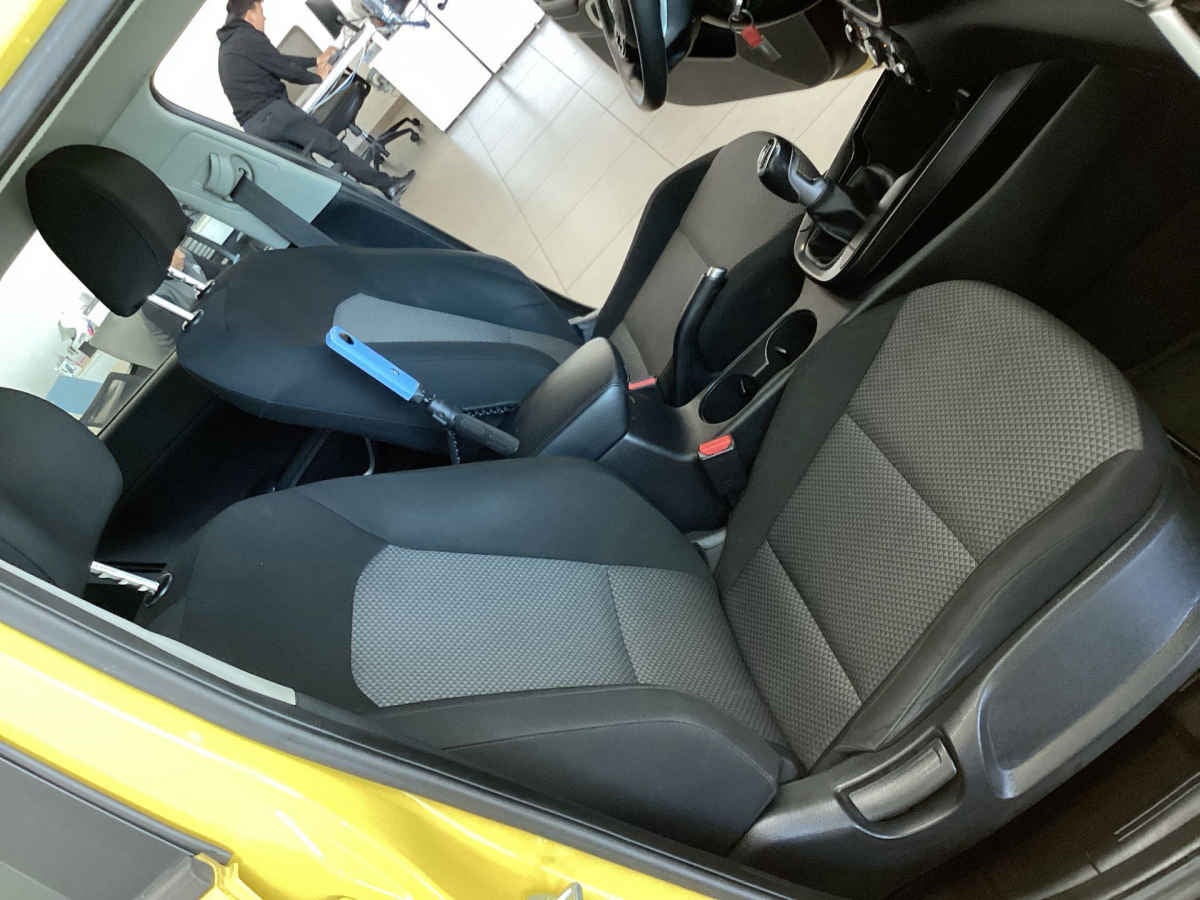 2020 Kia Soul 5p LX  1.6l  121 HP  TM6  RA-16"