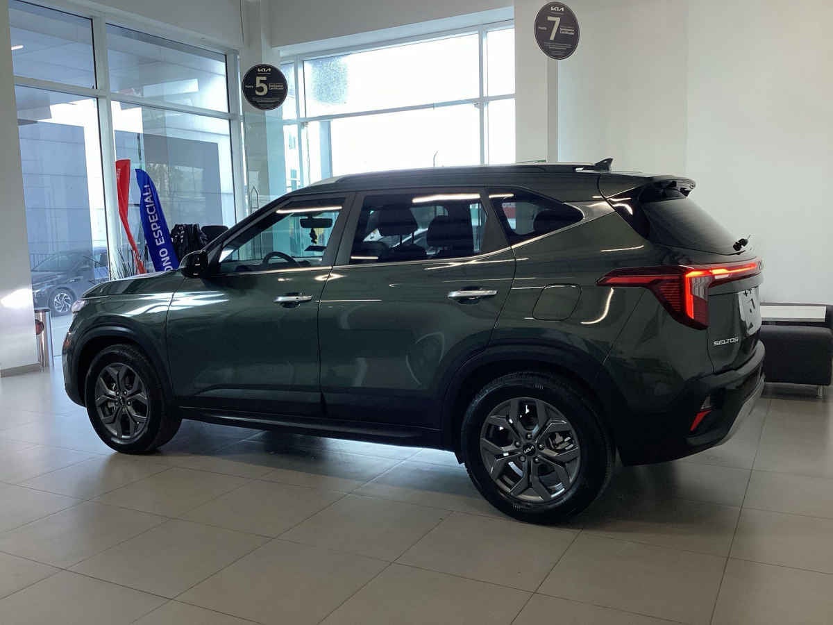 2025 Kia SELTOS 5p SX L4/1.5 Aut