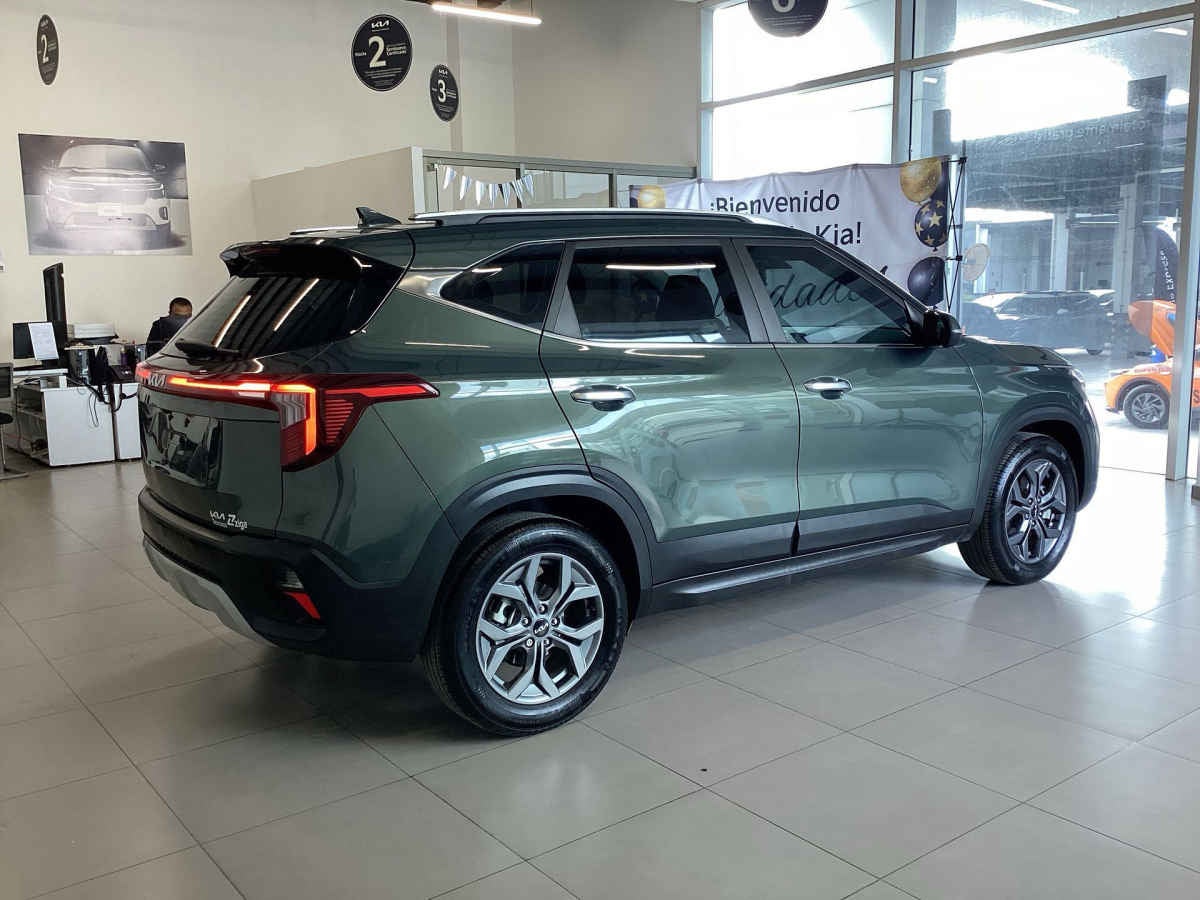 2025 Kia SELTOS 5p SX L4/1.5 Aut
