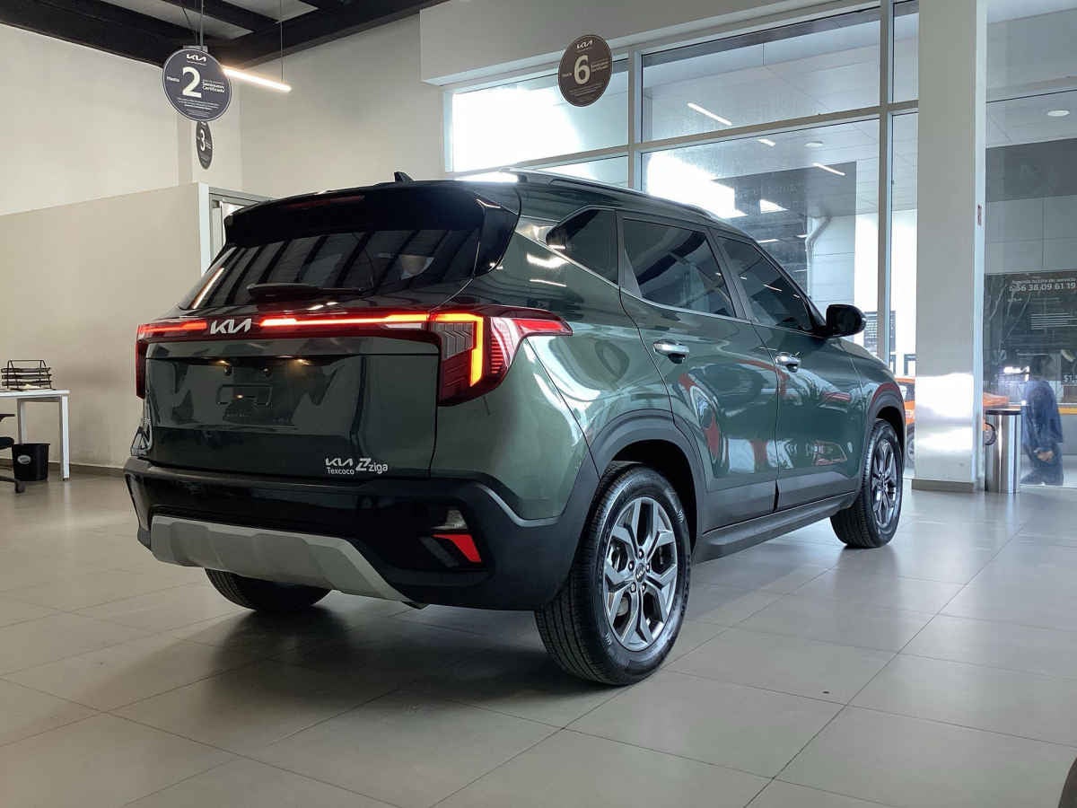 2025 Kia SELTOS 5p SX L4/1.5 Aut