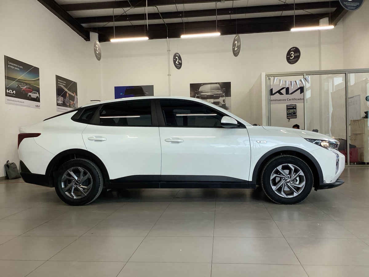 2025 Kia K3 4p LX L4/1.6 Aut