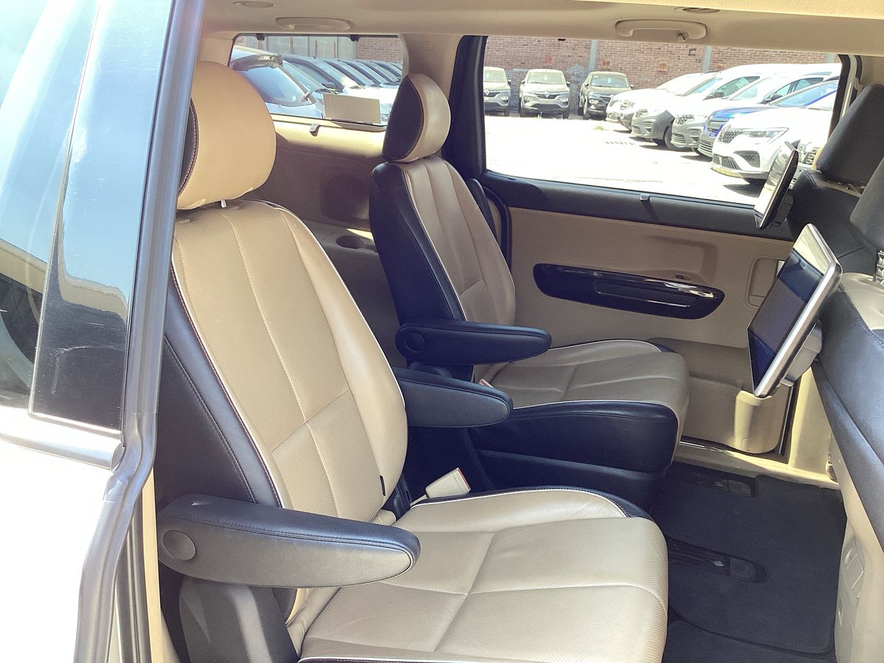 2019 Kia Sedona 3.3 V6 SXL Piel 7 Pasajeros At