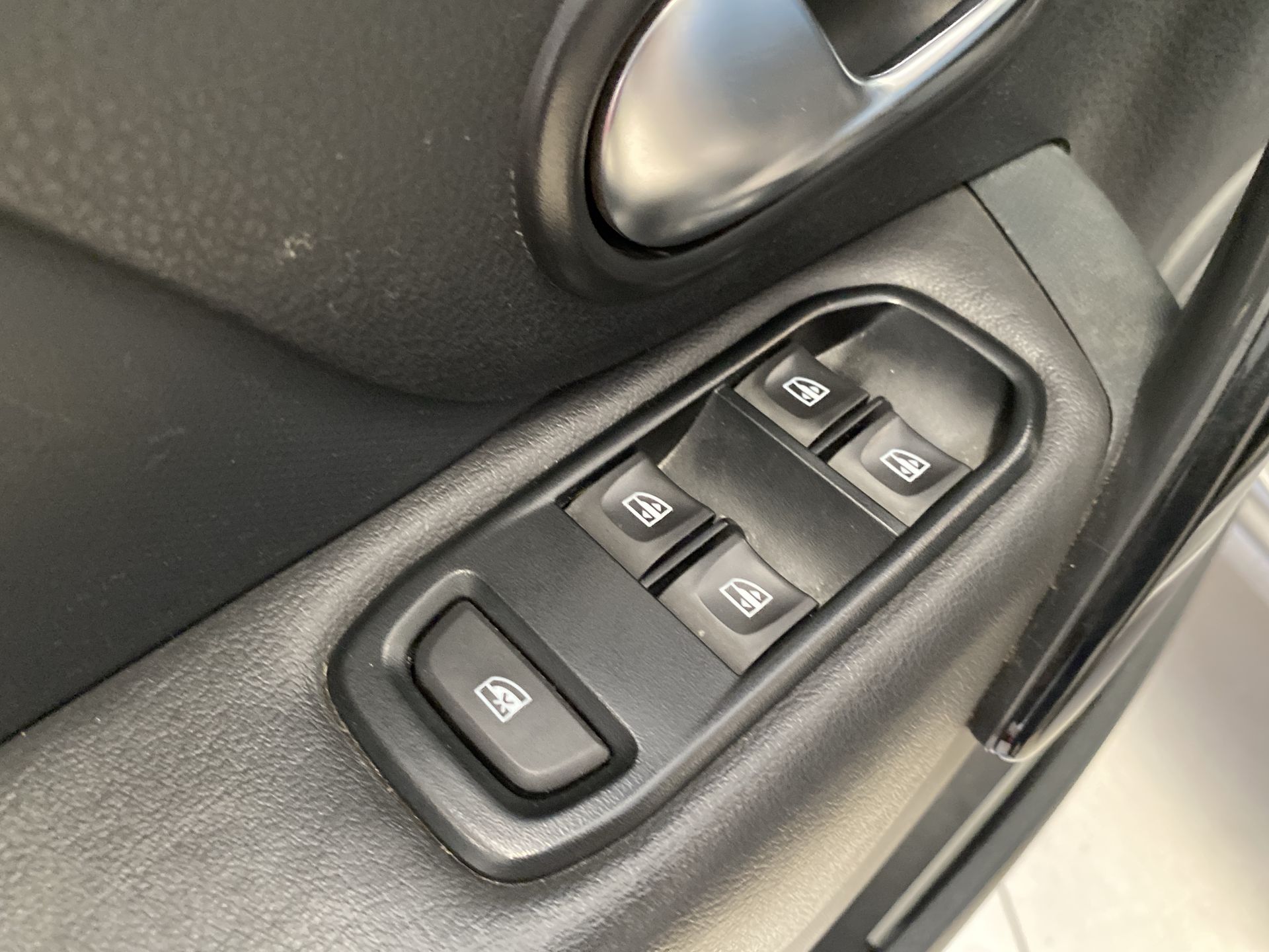 2024 Renault Logan 1.6 Intens Mt