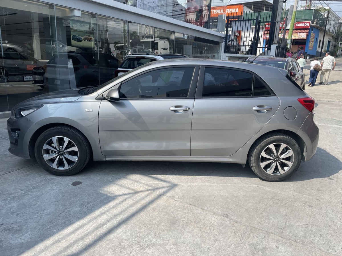 2021 Kia KIA RIO HB 5p LX L4/1.6 Man