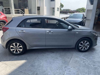 2021 Kia KIA RIO HB 5p LX L4/1.6 Man
