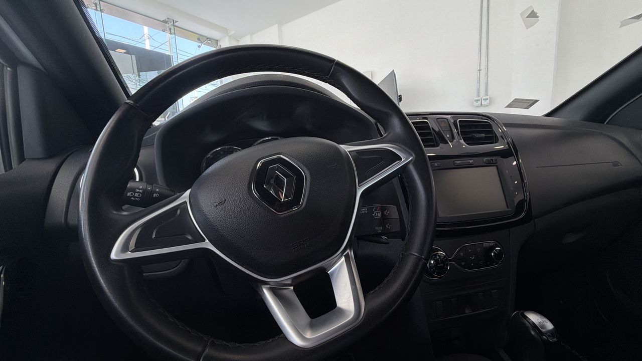 2024 Renault Logan 4p Intens L4/1.6 Aut