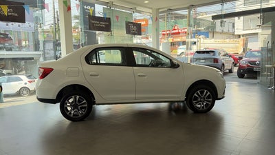 2024 Renault Logan 4p Intens L4/1.6 Aut