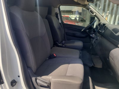 2024 Nissan Urvan 2.5 Panel Amplia AA Mt