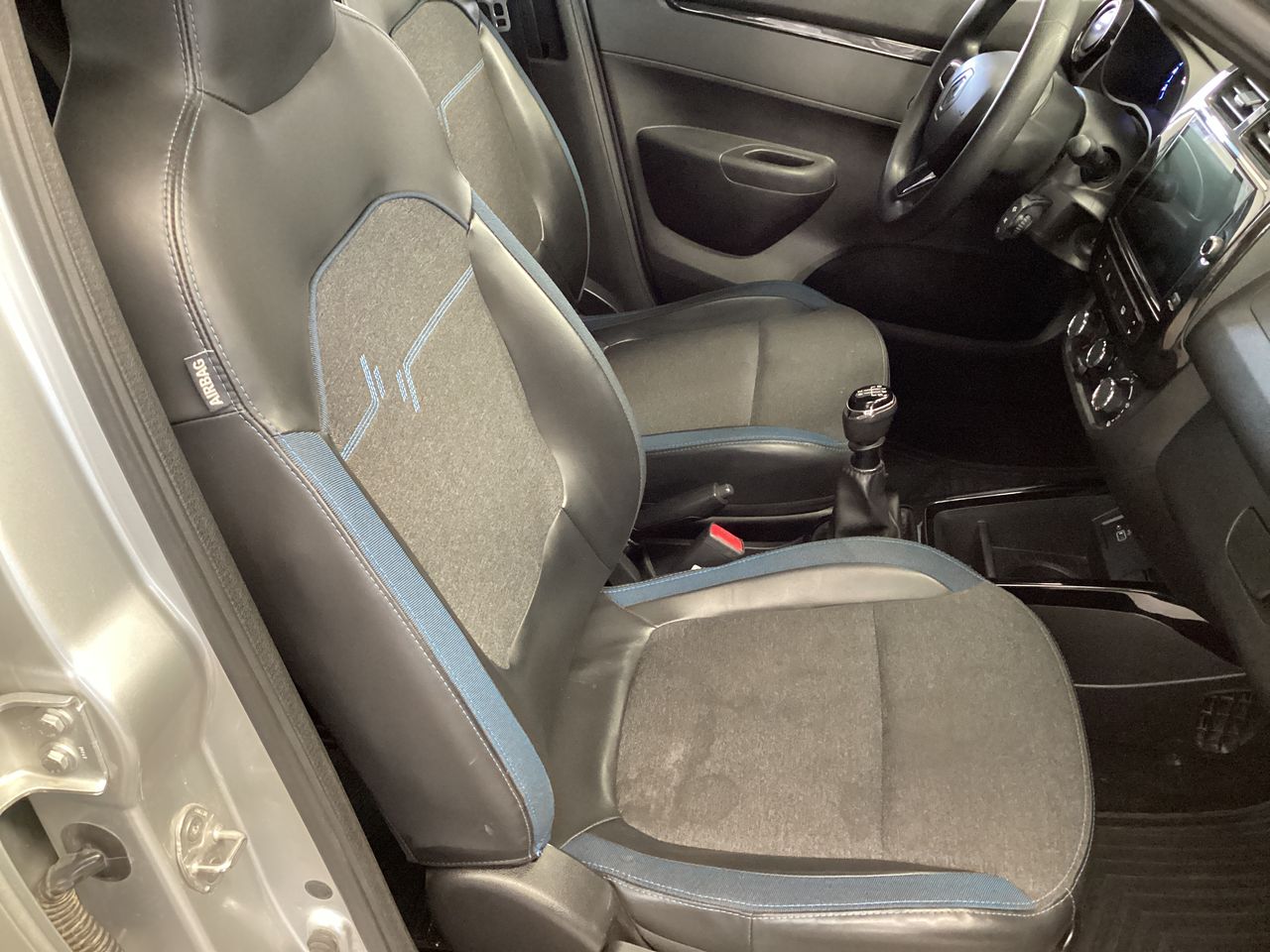 2025 Renault Kwid 1.0 Iconic Mt