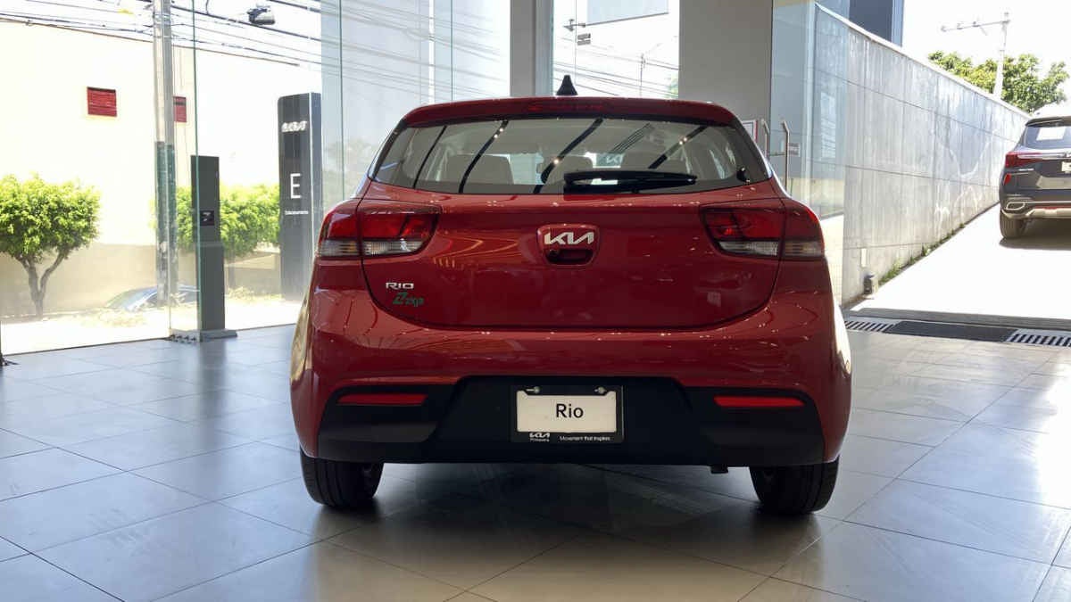 2023 Kia KIA RIO HB 5p LX L4/1.6 Aut