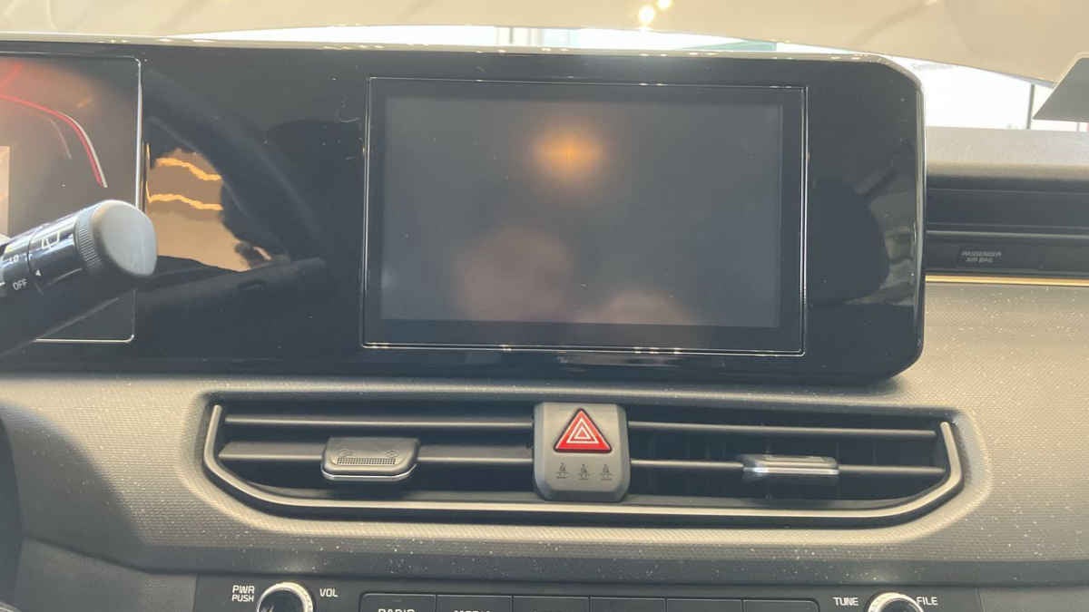 2024 Kia K3 5p LX L4/1.6 Man