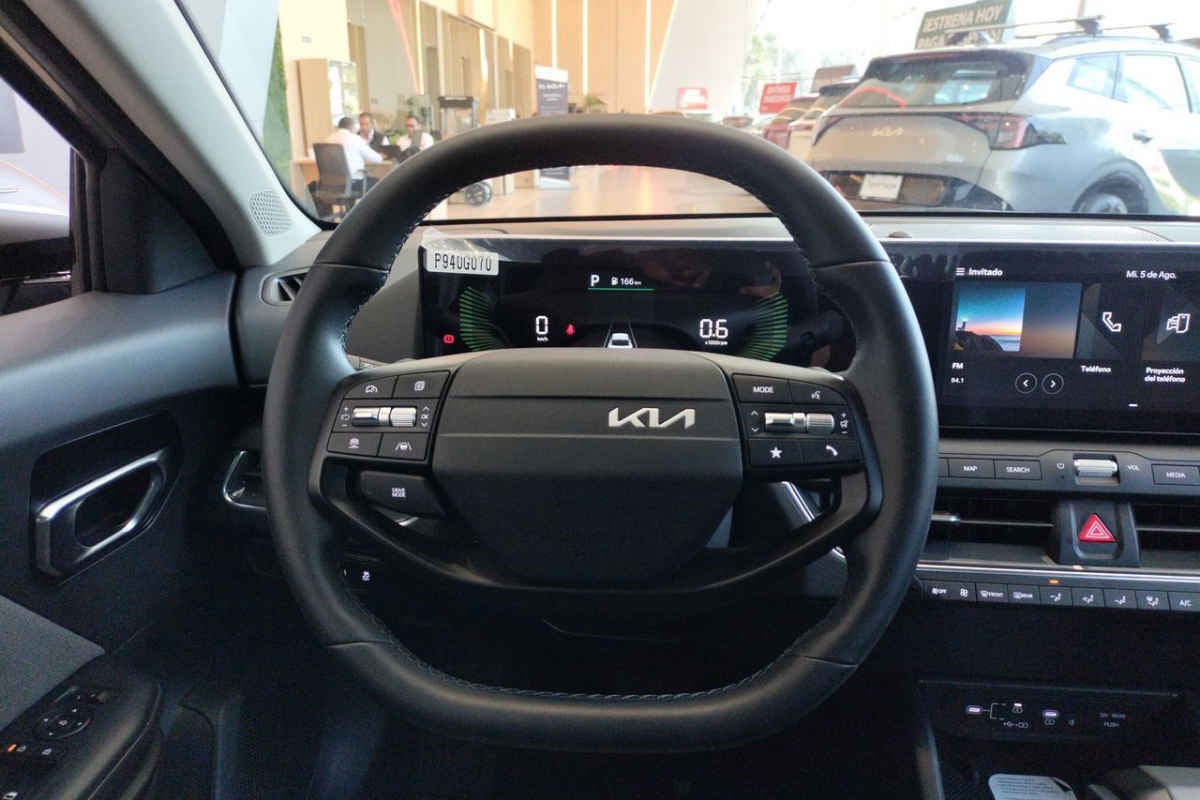 2026 Kia K4 4p EX L4/2.0 Man