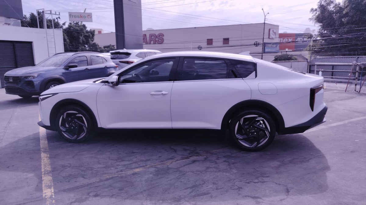 2025 Kia K4 4p EX L4/2.0 Aut