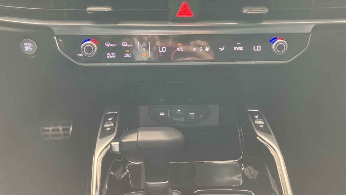 2025 Kia Sorento 5p SXL L4/2.5/T Aut