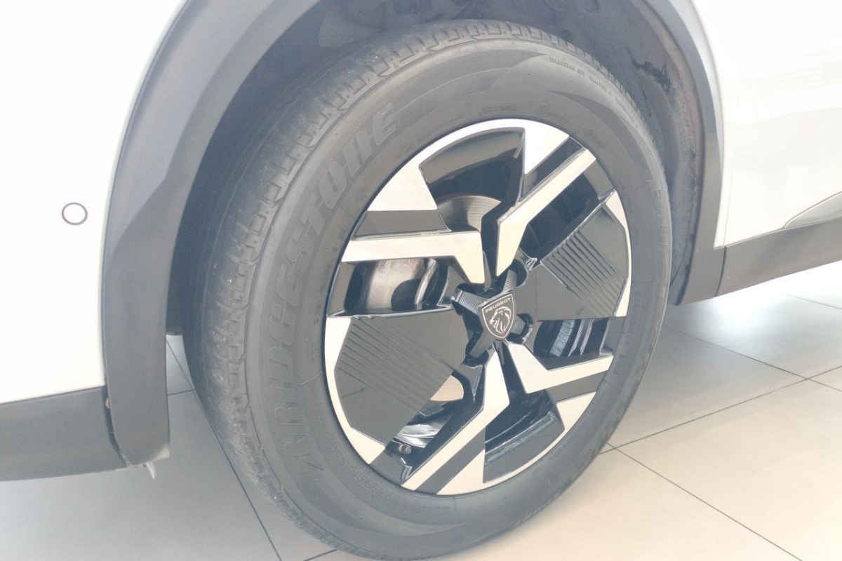 2025 Peugeot 2008 5p GT Pure Tech L3/1.2/T Aut