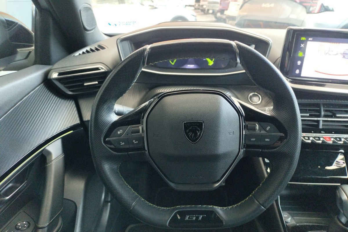 2025 Peugeot 2008 5p GT Pure Tech L3/1.2/T Aut