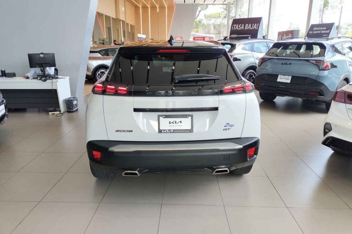 2025 Peugeot 2008 5p GT Pure Tech L3/1.2/T Aut